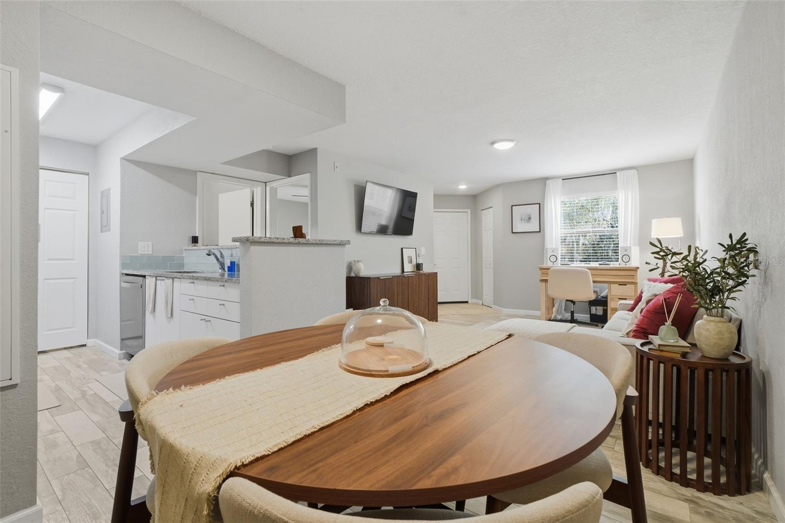 Image 10 of 23 For 3036 Parkway Boulevard 104