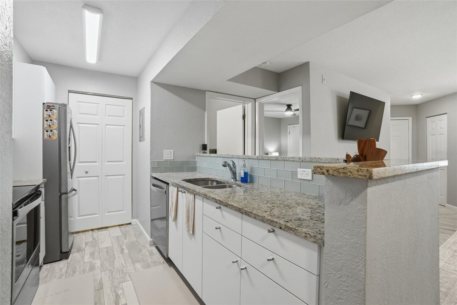 Image 13 of 23 For 3036 Parkway Boulevard 104