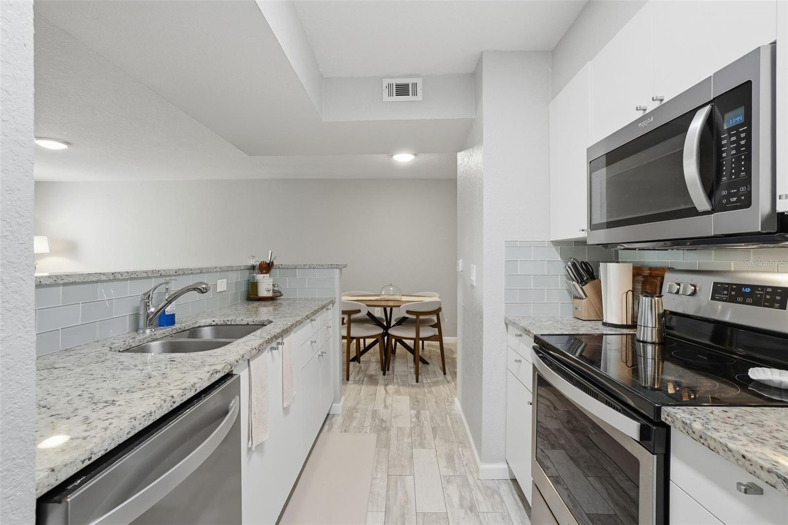 Image 14 of 23 For 3036 Parkway Boulevard 104