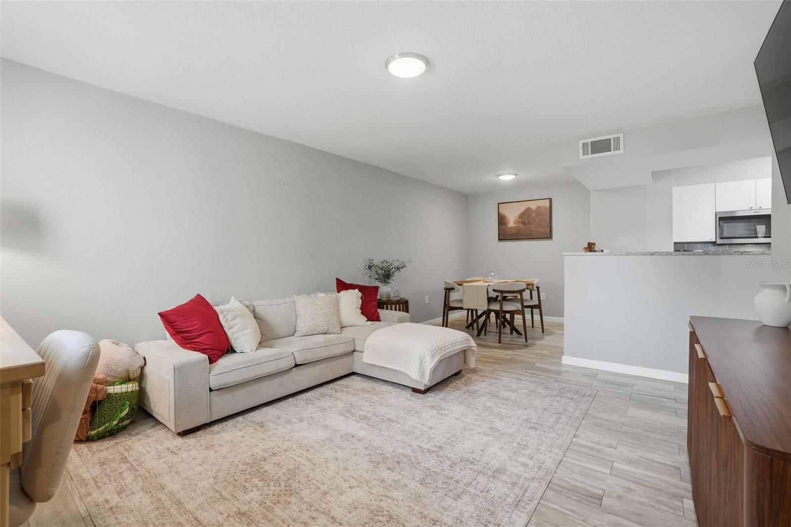 Image 8 of 23 For 3036 Parkway Boulevard 104