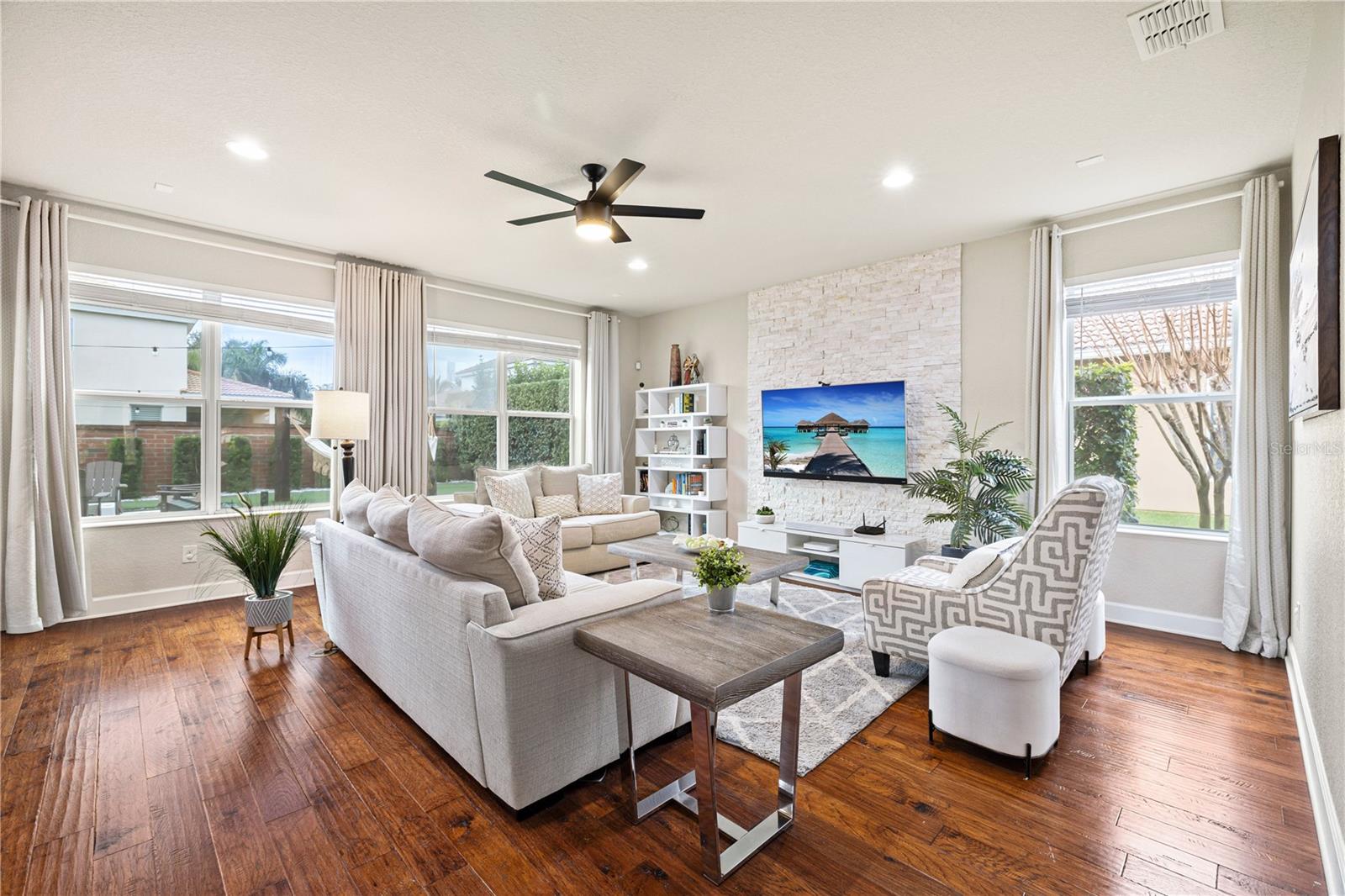 Image 16 of 70 For 475 Douglas Edward Drive