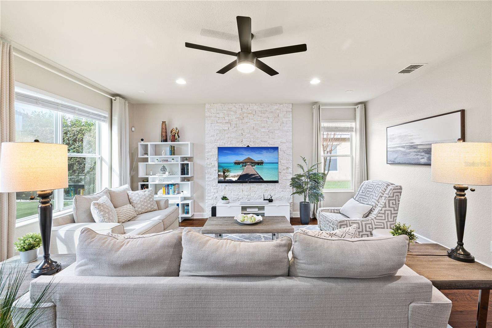 Image 17 of 70 For 475 Douglas Edward Drive