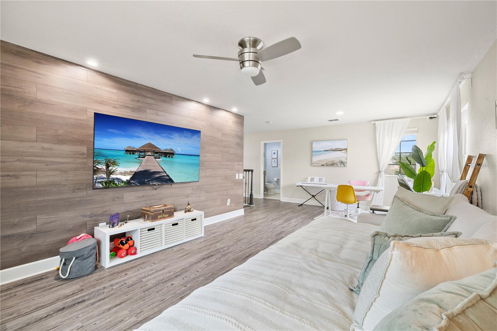 Image 31 of 70 For 475 Douglas Edward Drive