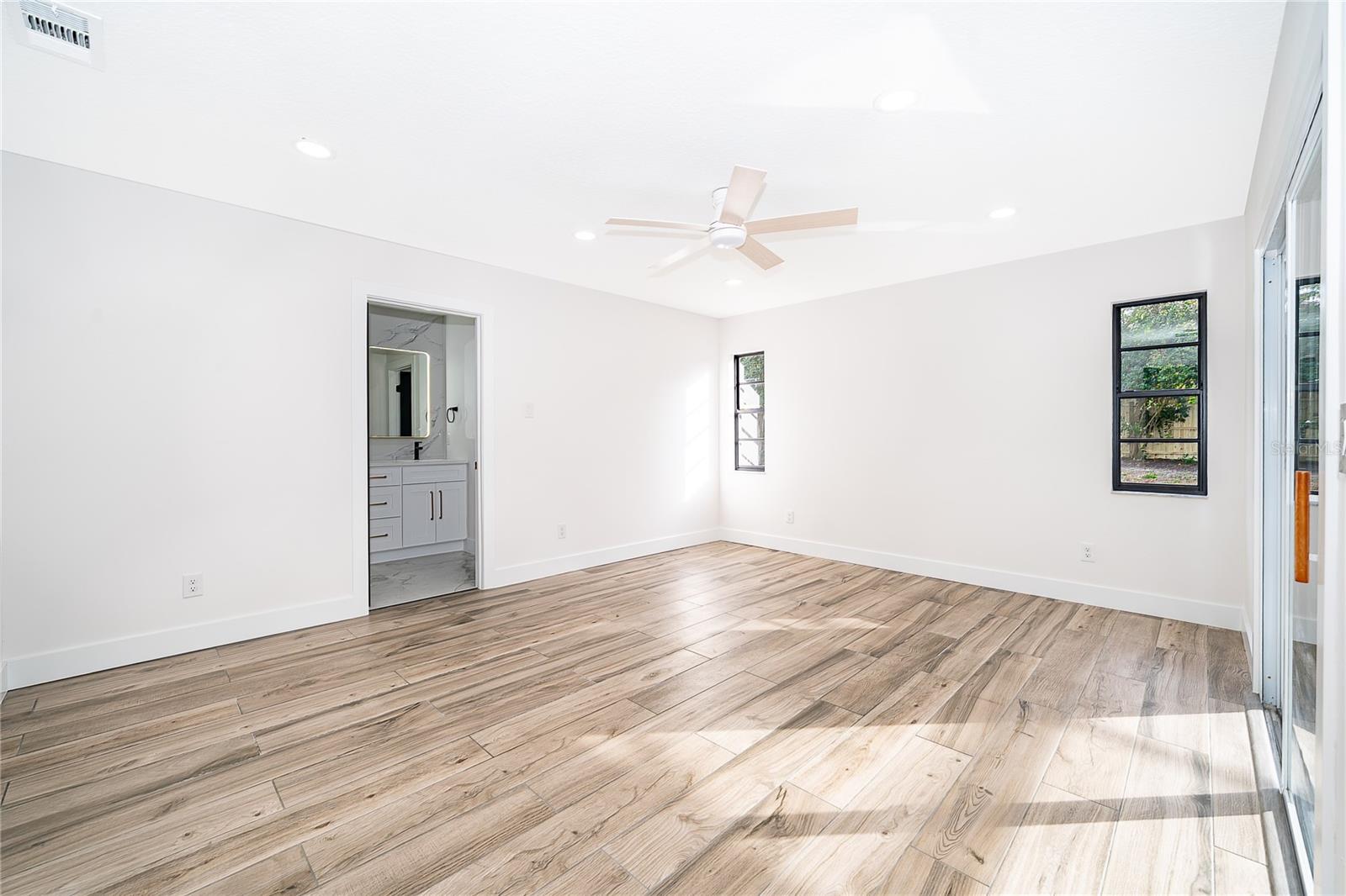 Image 20 of 34 For 1498 Grace Lake Circle