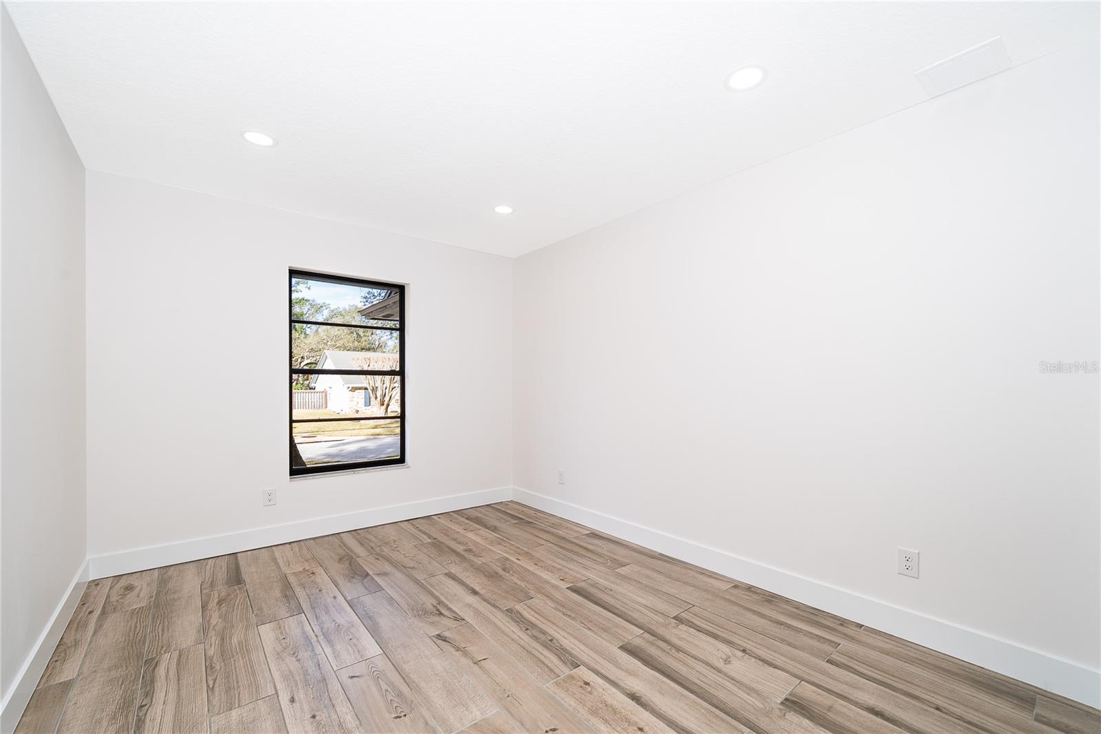 Image 32 of 34 For 1498 Grace Lake Circle