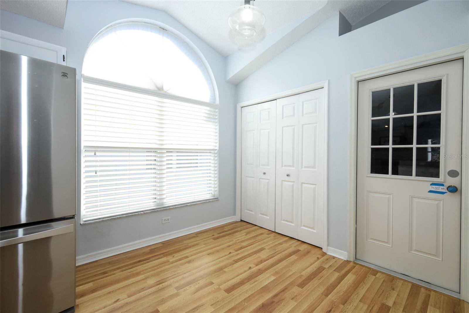 Image 14 of 63 For 973 Lake Claire Circle