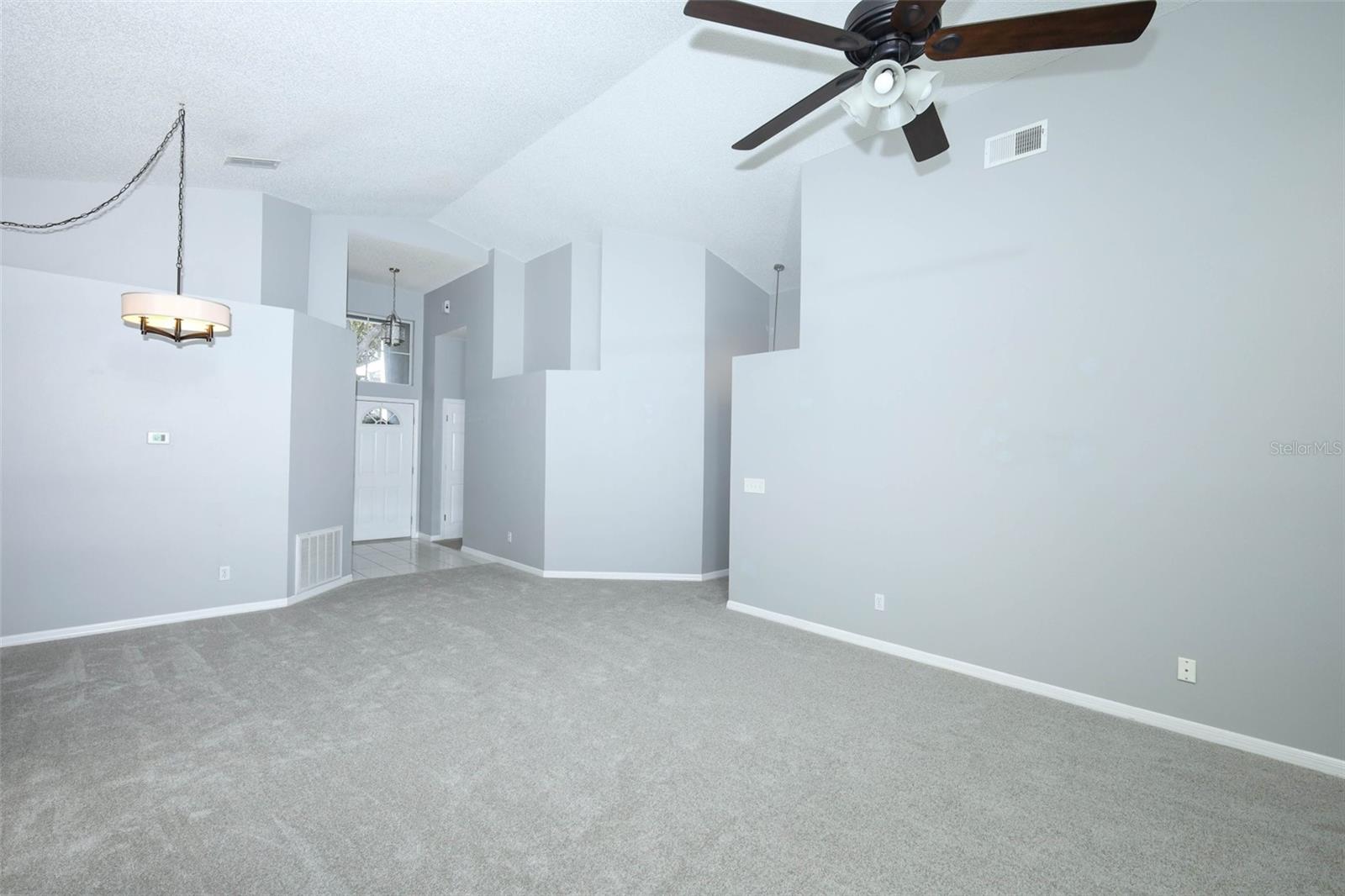 Image 19 of 63 For 973 Lake Claire Circle