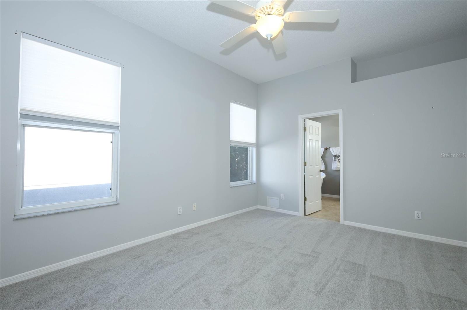 Image 24 of 63 For 973 Lake Claire Circle