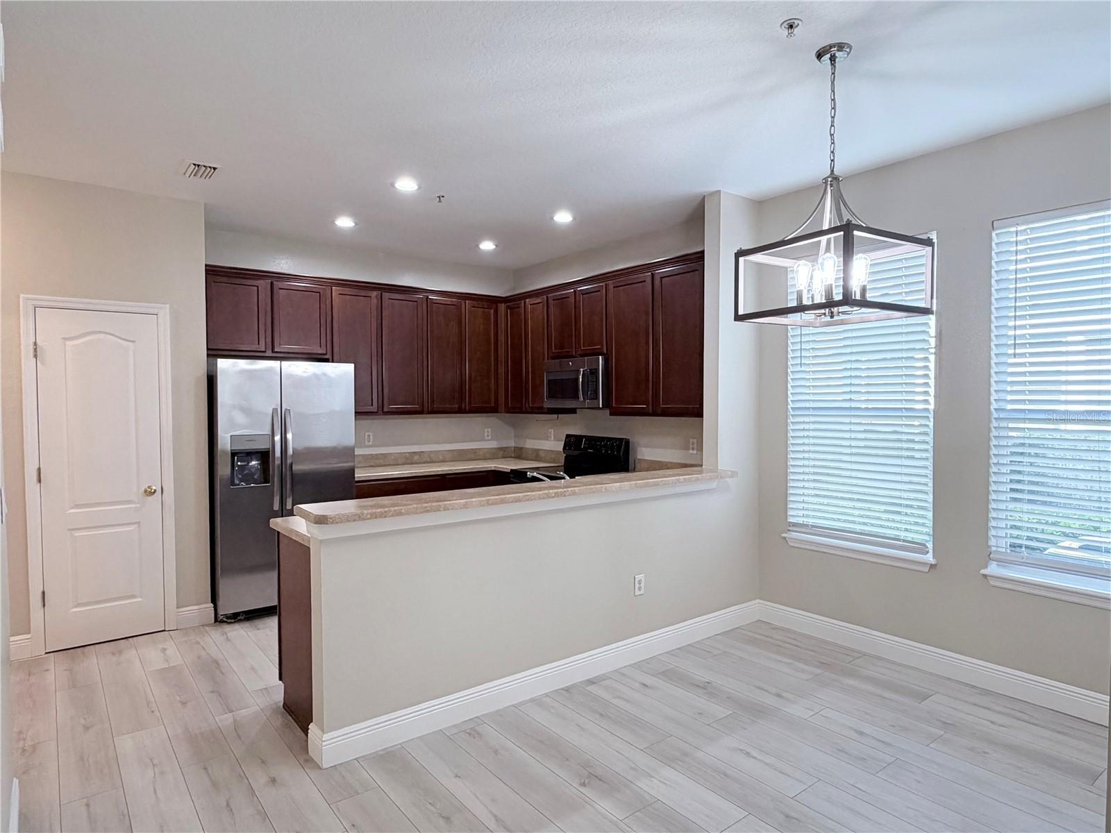 Image 10 of 27 For 10232 Lake District Lane S