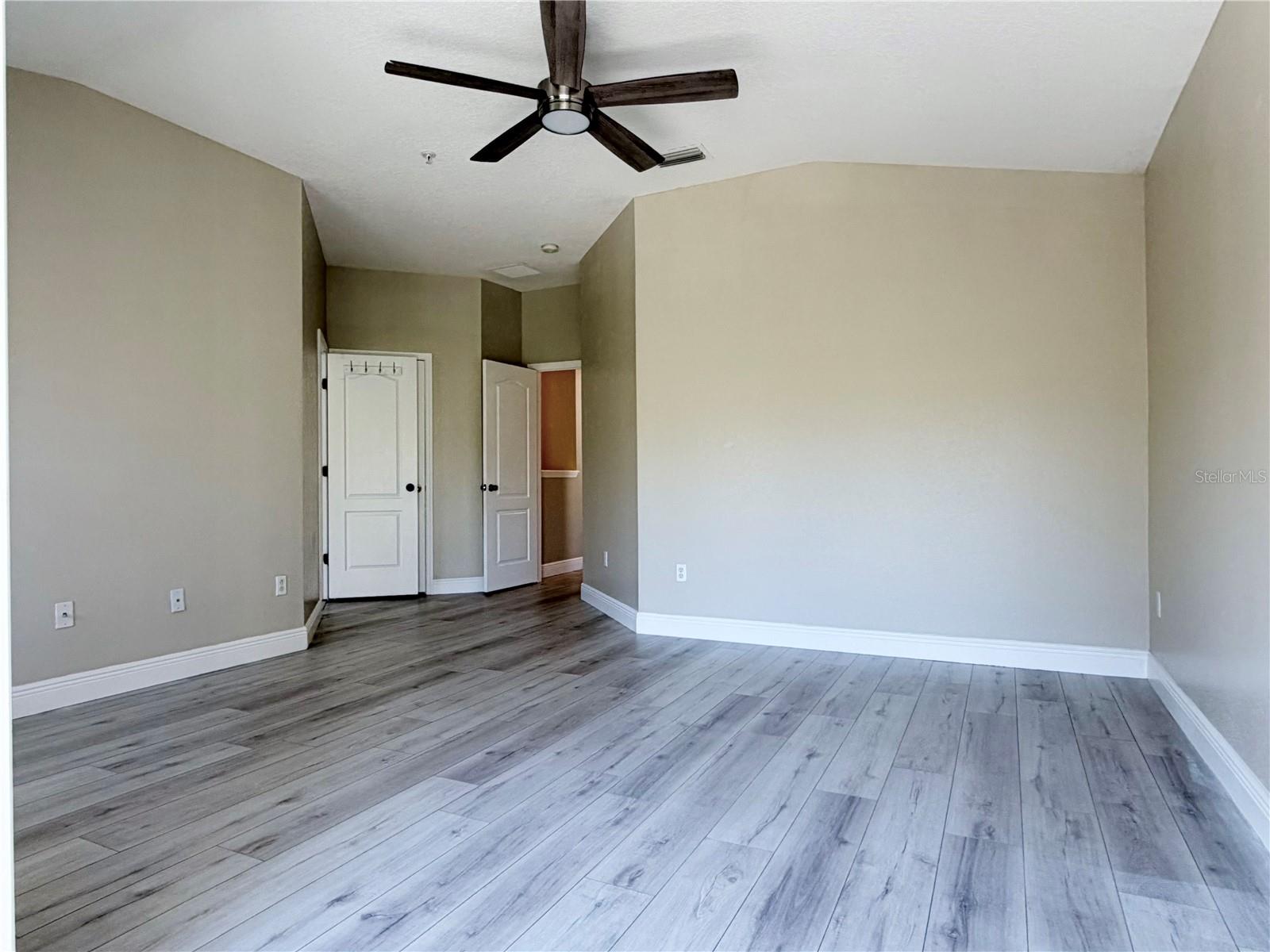 Image 13 of 27 For 10232 Lake District Lane S