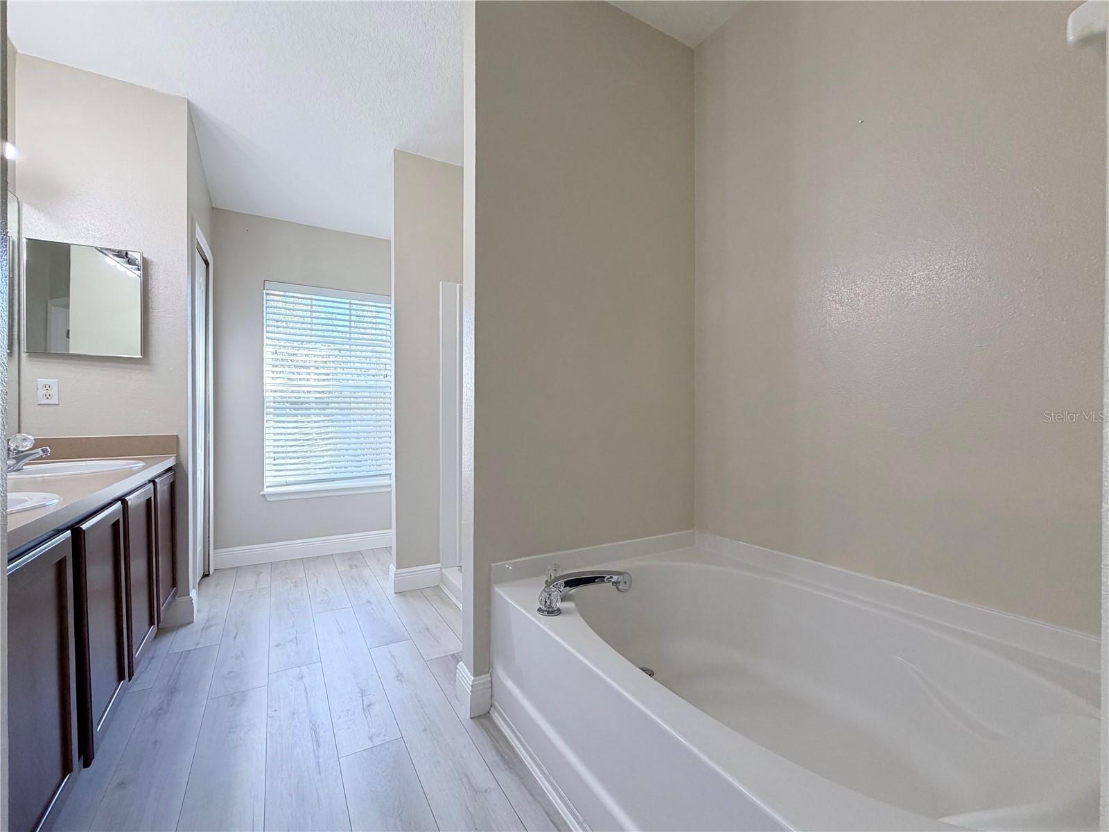 Image 16 of 27 For 10232 Lake District Lane S