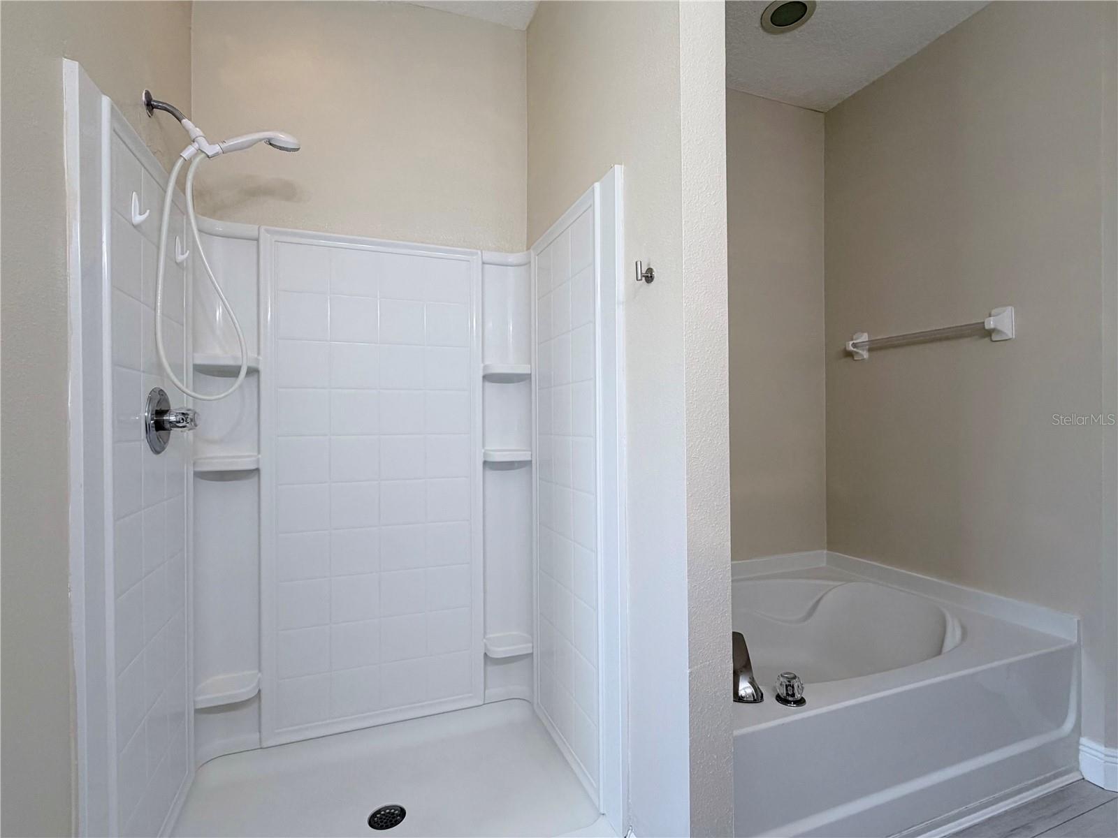 Image 20 of 27 For 10232 Lake District Lane S