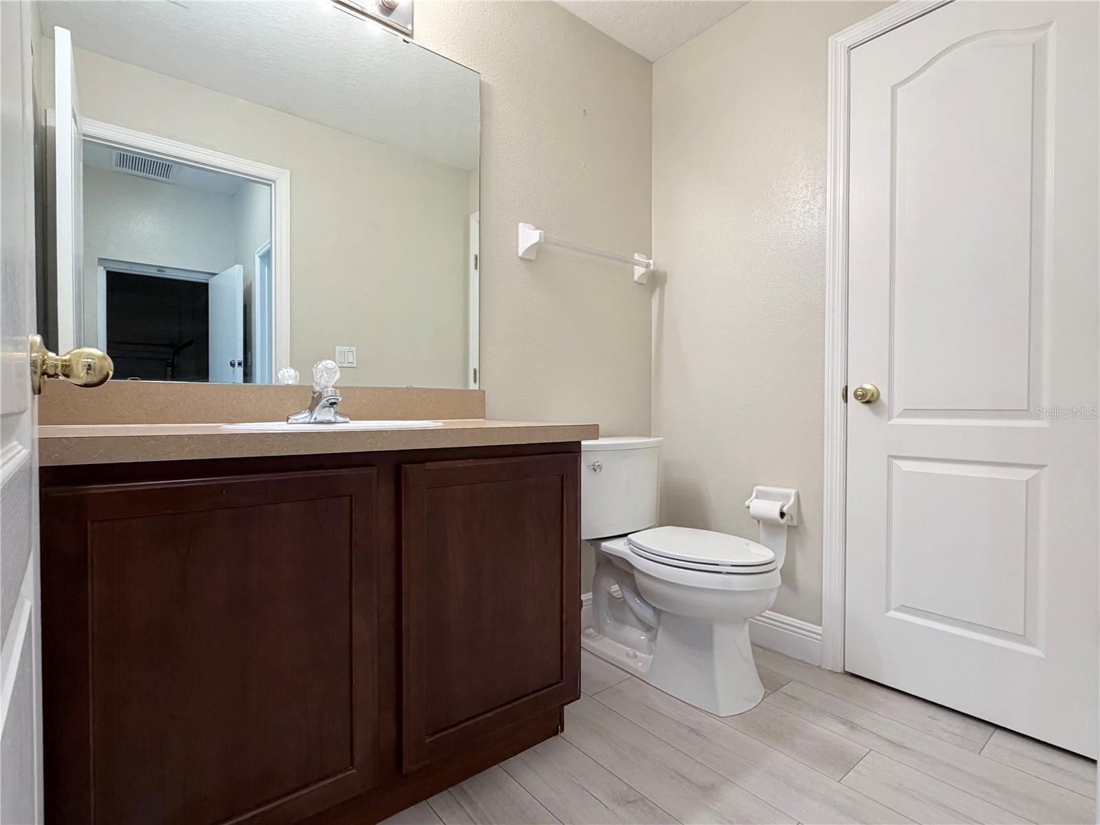 Image 21 of 27 For 10232 Lake District Lane S