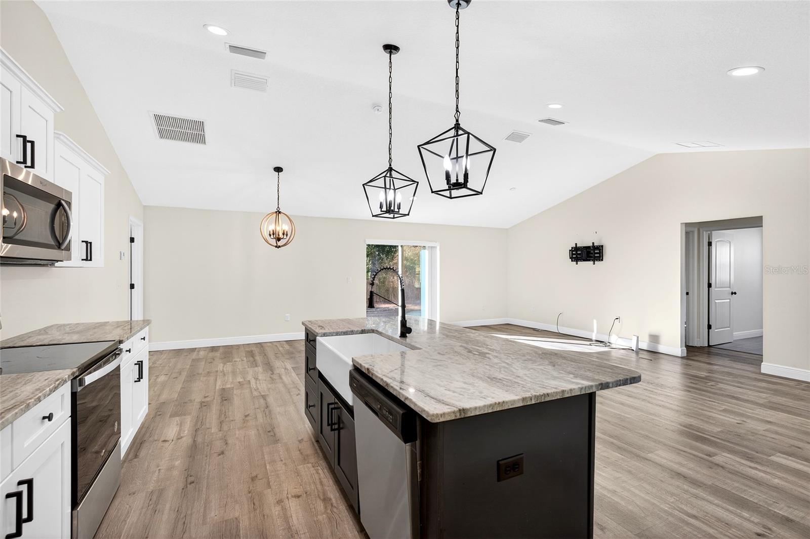 Image 13 of 28 For 10470 139th Court