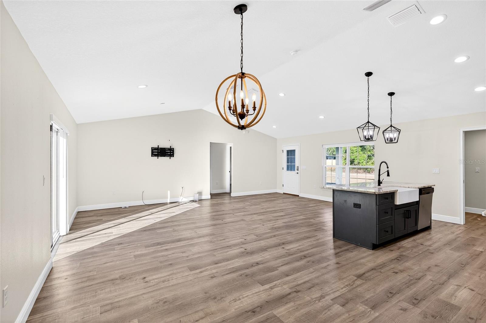 Image 17 of 28 For 10470 139th Court