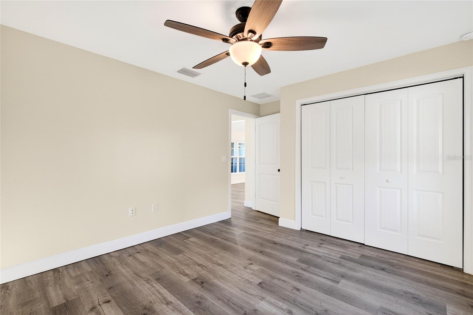 Image 5 of 28 For 10470 139th Court