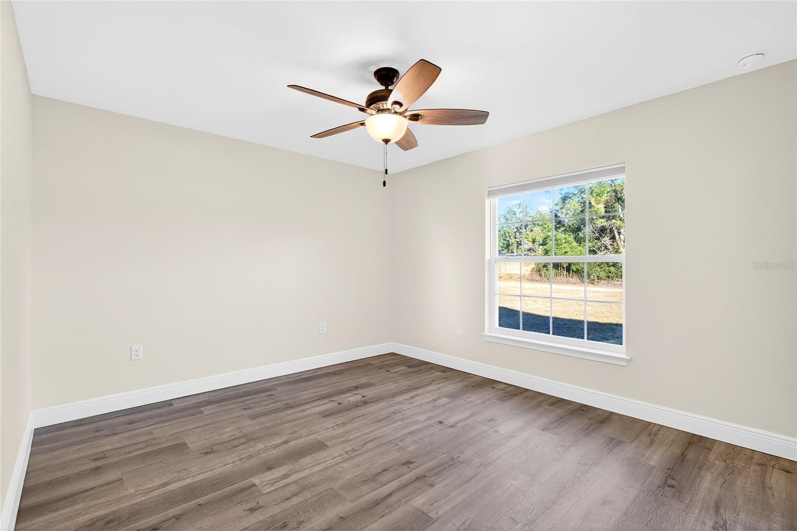 Image 8 of 28 For 10470 139th Court