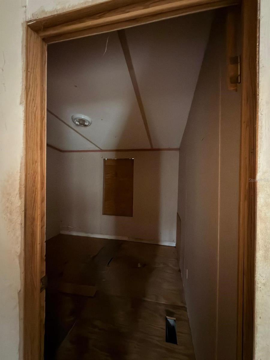 Image 10 of 11 For 9519 Clyde Street