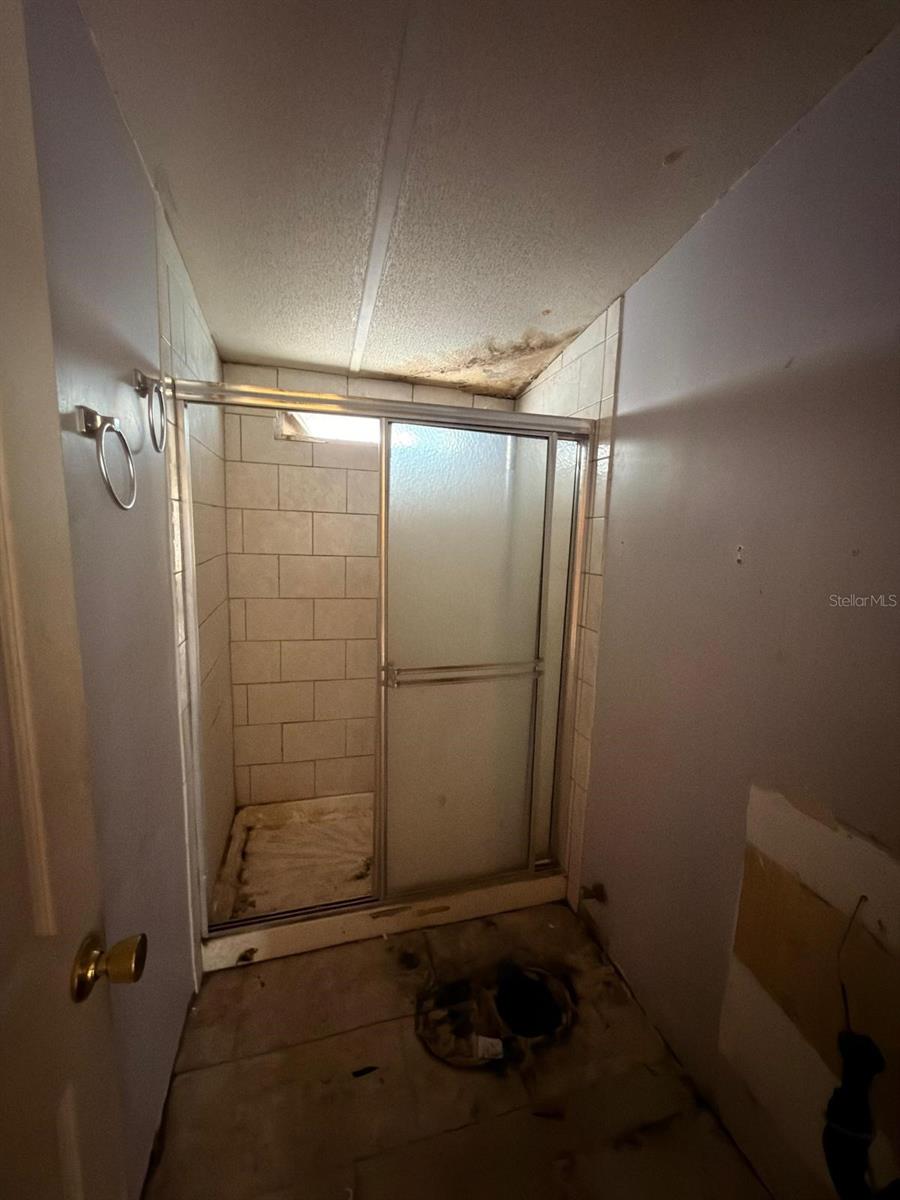 Image 9 of 11 For 9519 Clyde Street