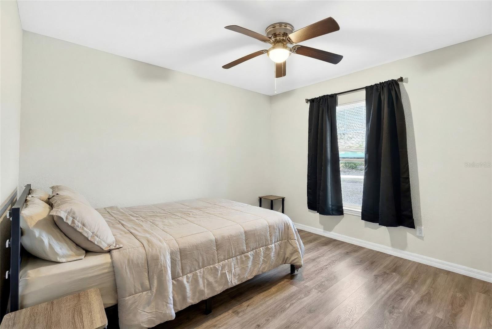 Image 6 of 21 For 10142 137th Court