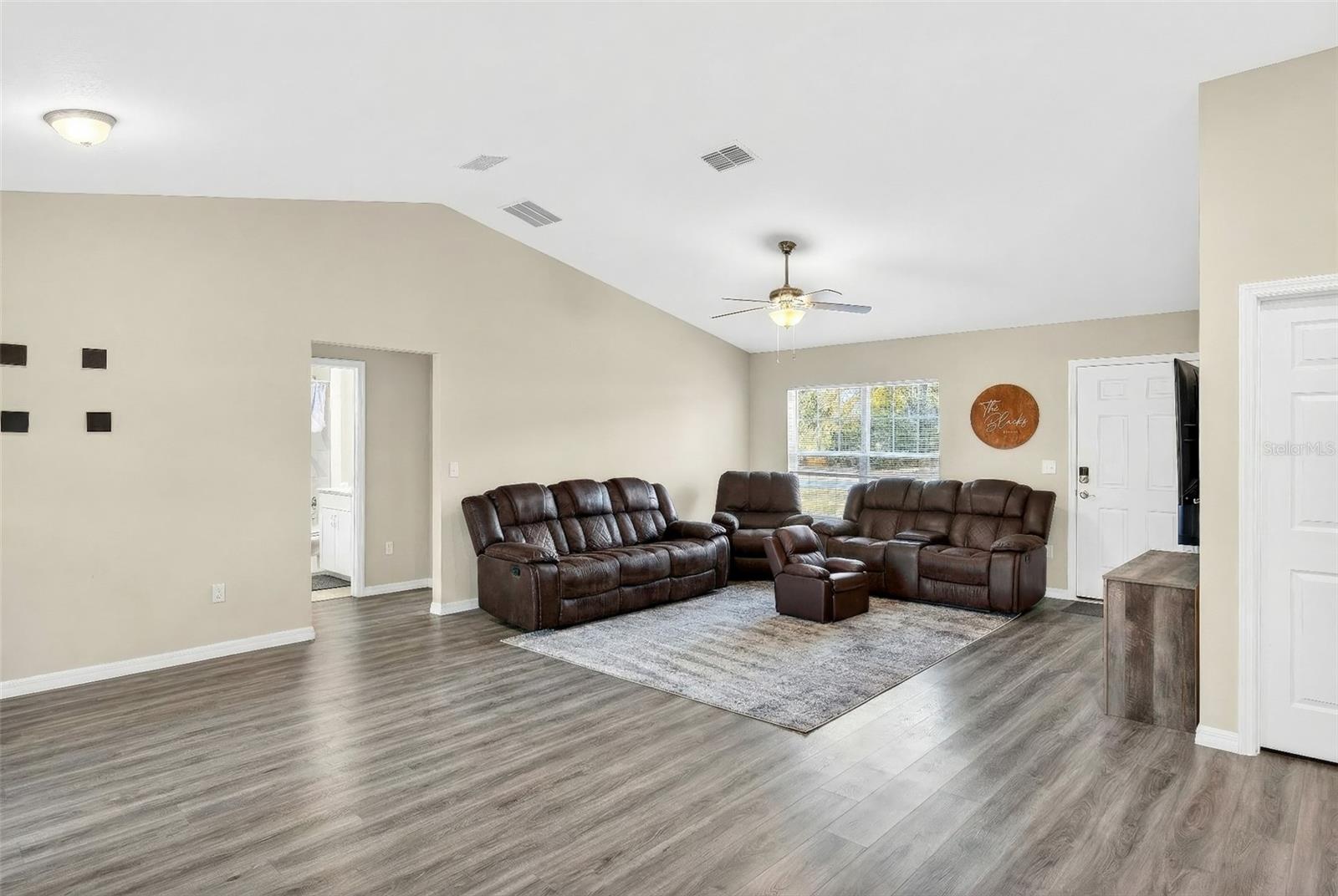 Image 7 of 21 For 10142 137th Court