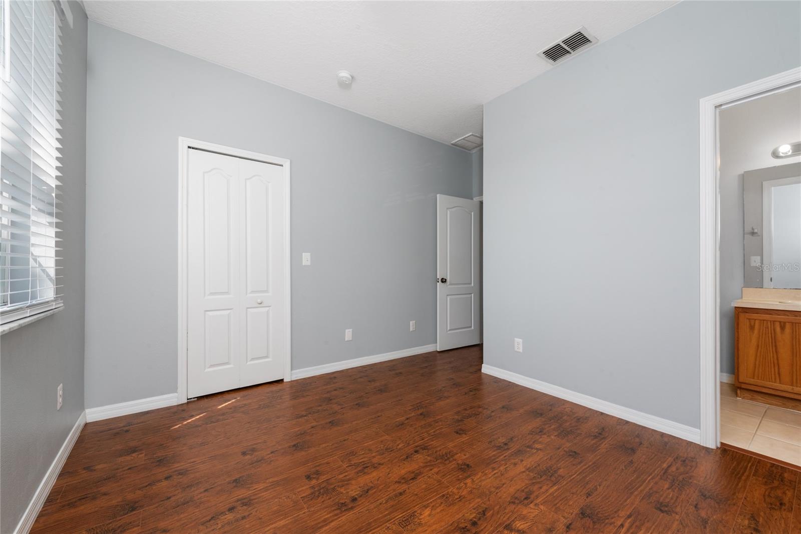 Image 23 of 31 For 9313 Jasmine Flower Lane 185