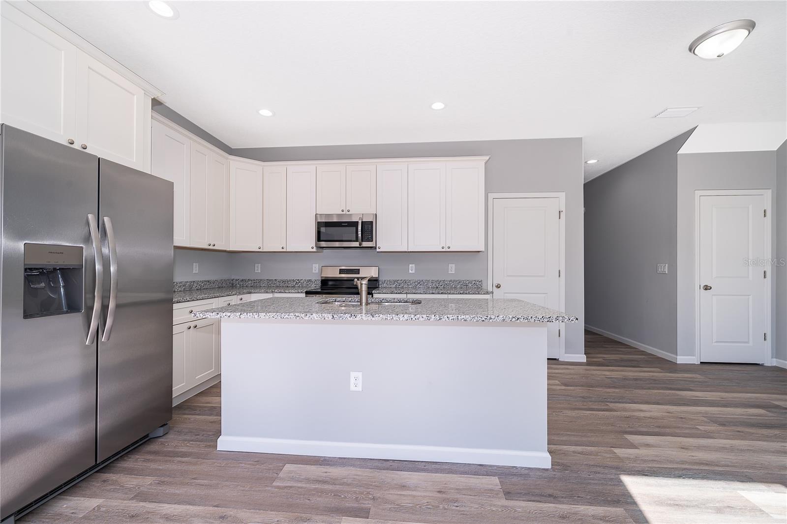 Image 10 of 25 For 765 6th Avenue