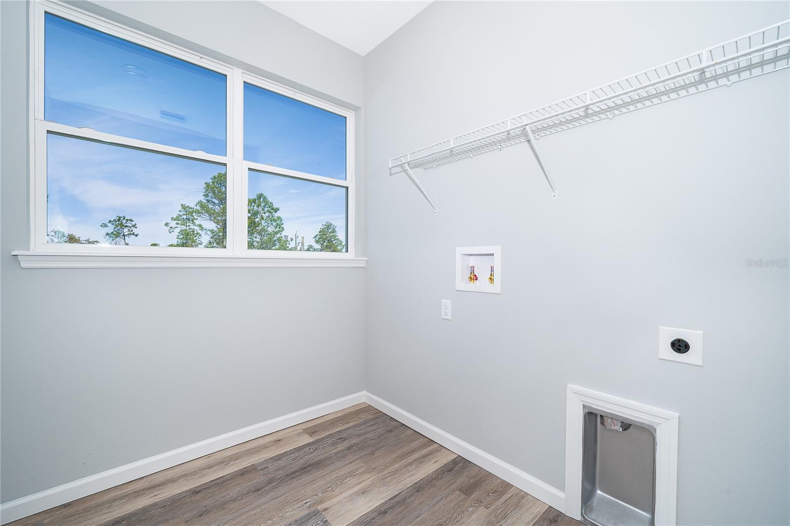 Image 19 of 25 For 765 6th Avenue