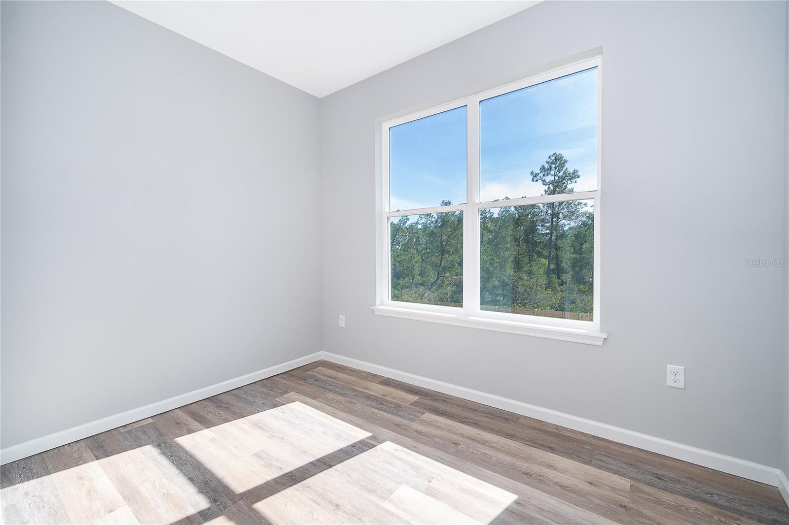 Image 23 of 25 For 765 6th Avenue