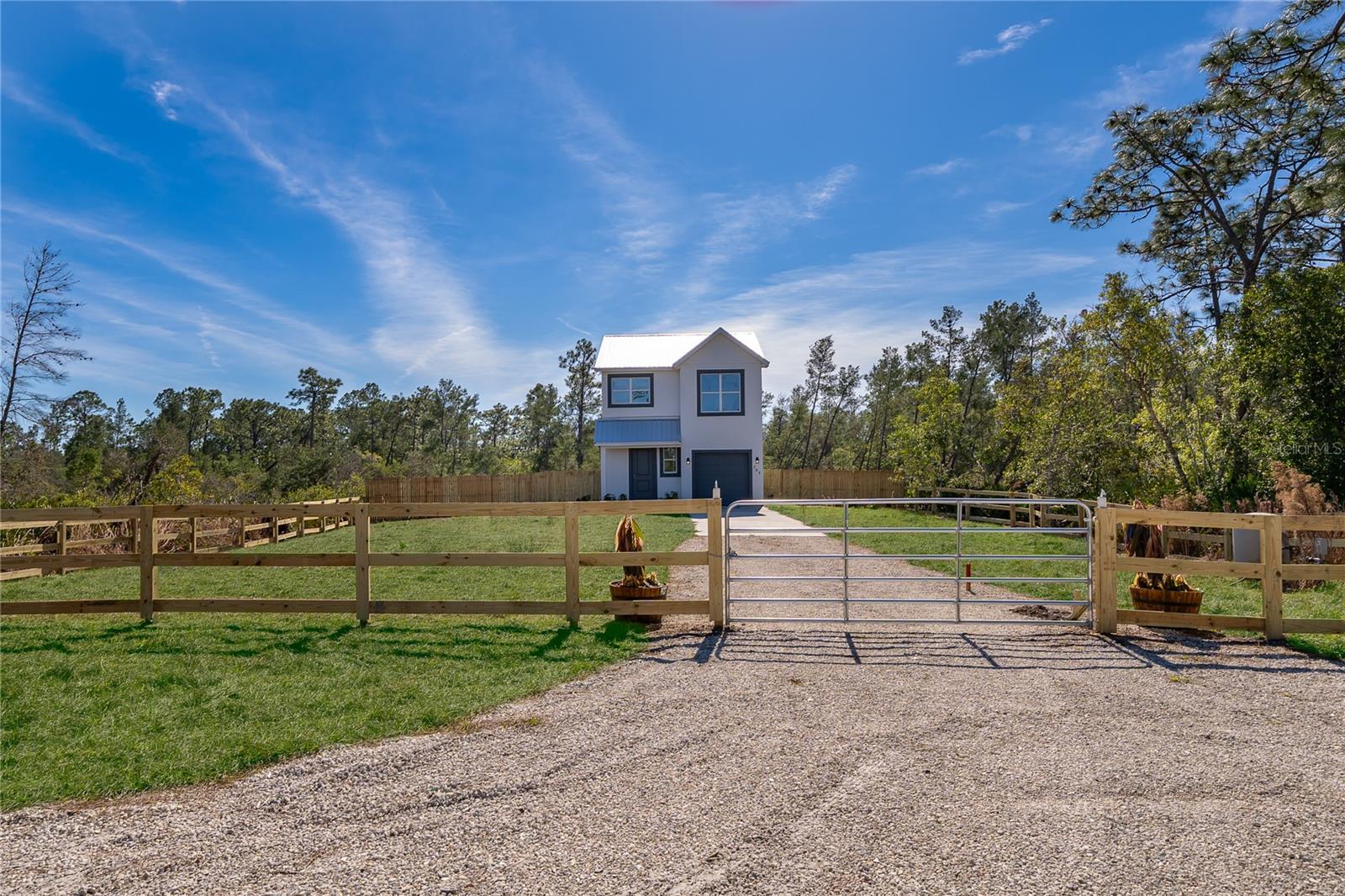 Image 3 of 25 For 765 6th Avenue