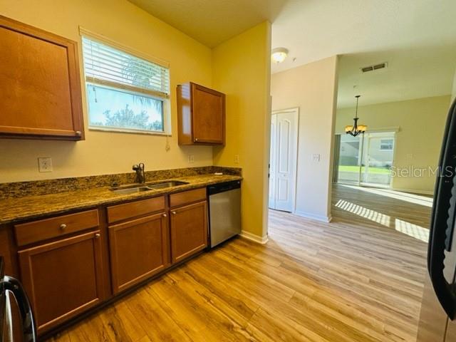 Image 15 of 37 For 1276 Priory Circle