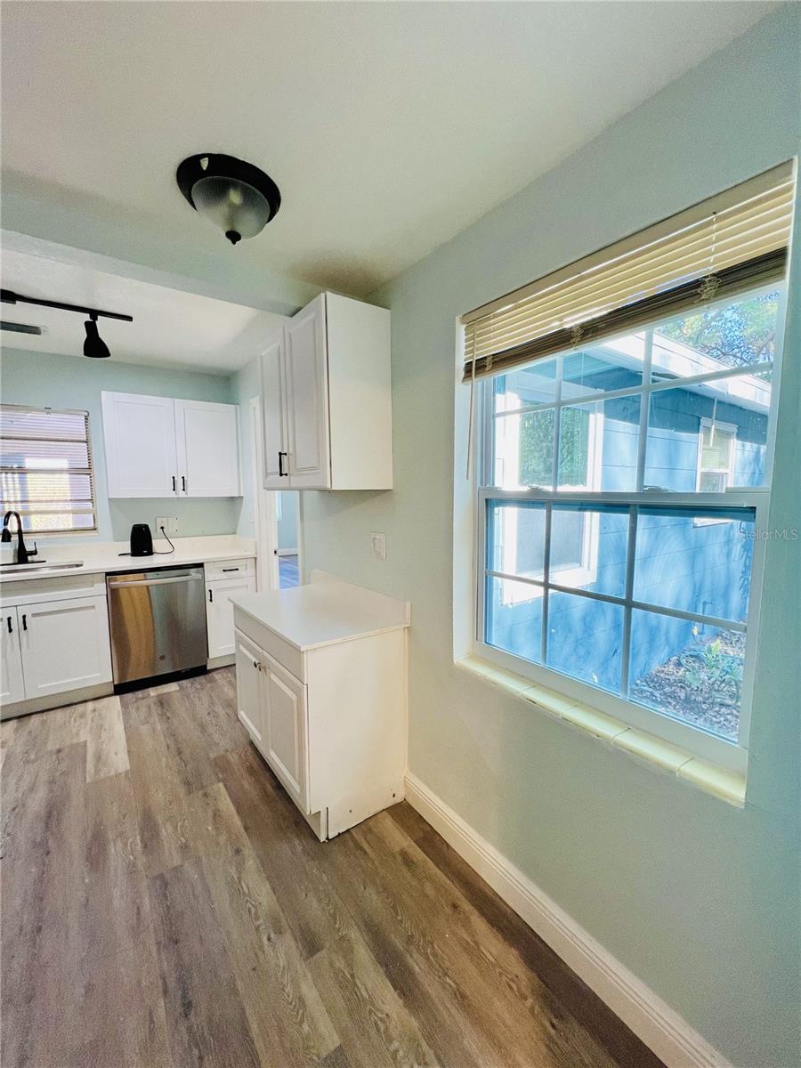 Image 3 of 12 For 1630 Harbor Drive