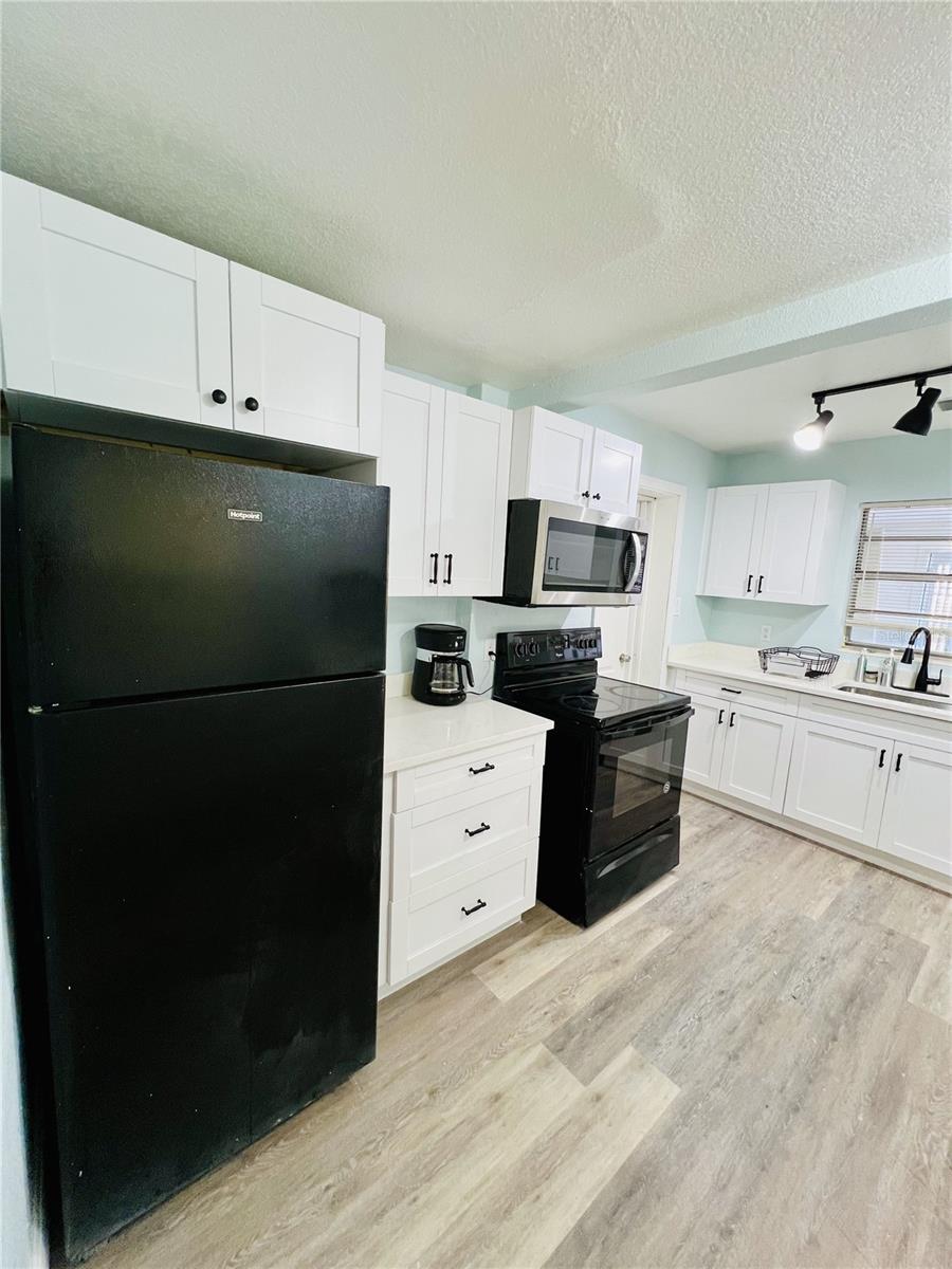 Image 4 of 12 For 1630 Harbor Drive