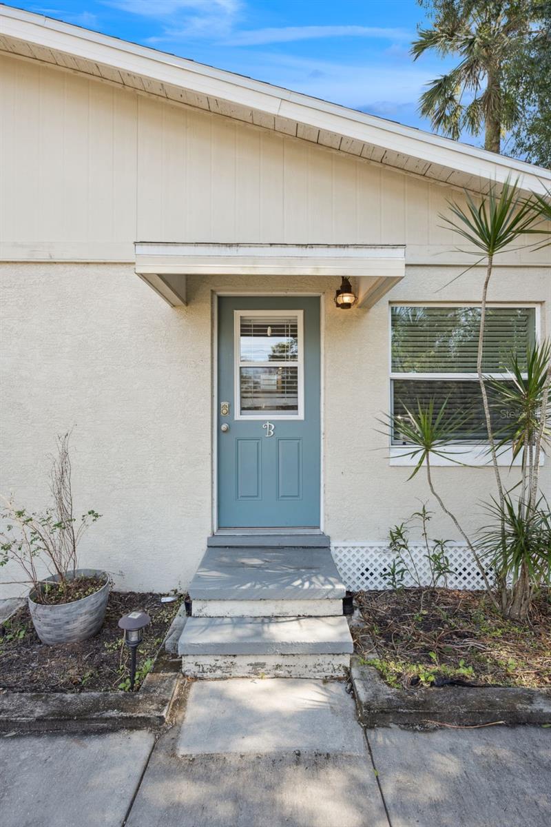 Image 4 of 37 For 352 Cambridge Boulevard