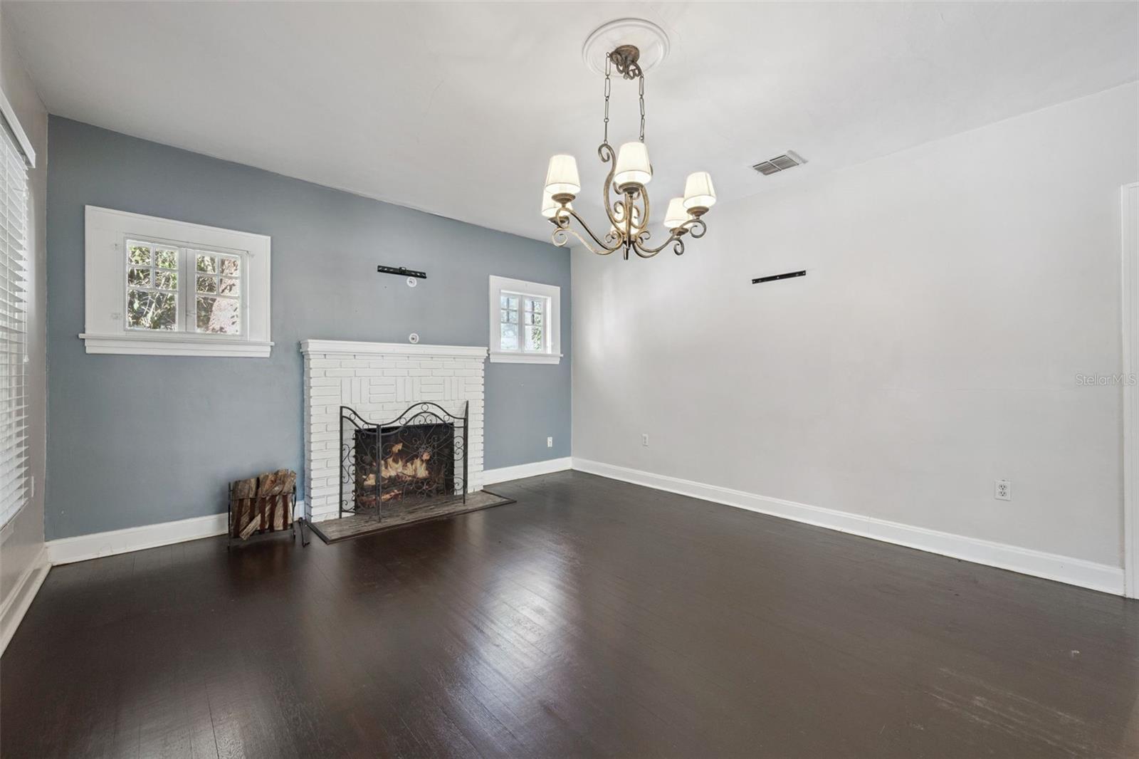 Image 6 of 37 For 352 Cambridge Boulevard