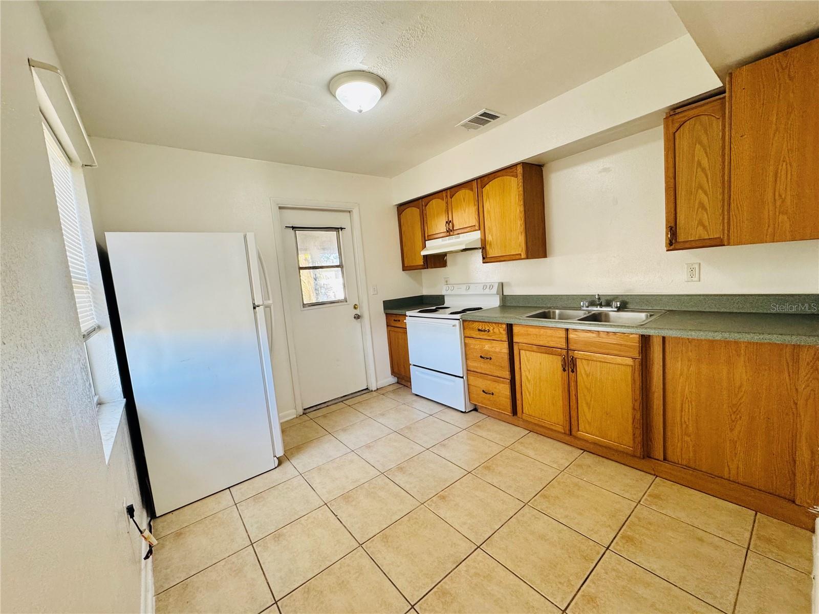 Image 11 of 18 For 512 Oshea Court