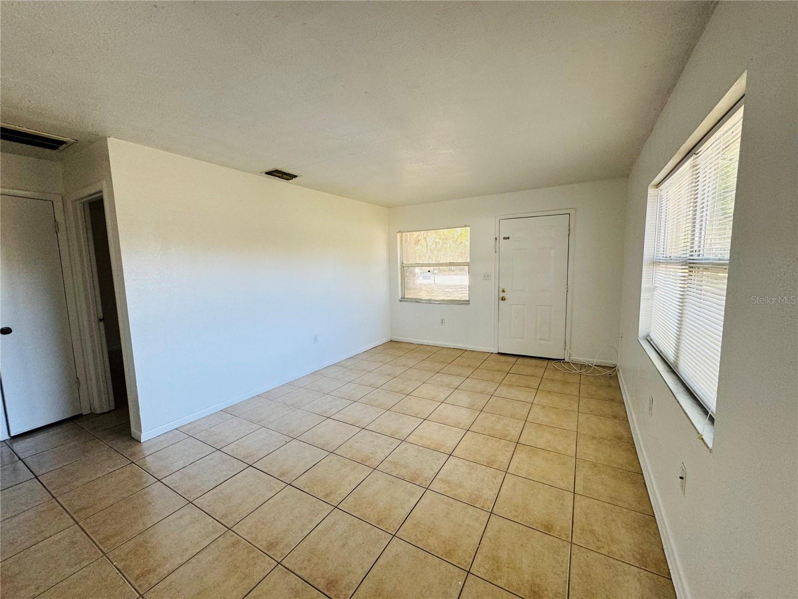 Image 9 of 18 For 512 Oshea Court