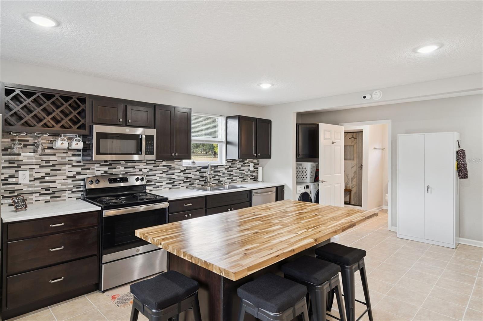 Image 18 of 39 For 5670 Cr 577  