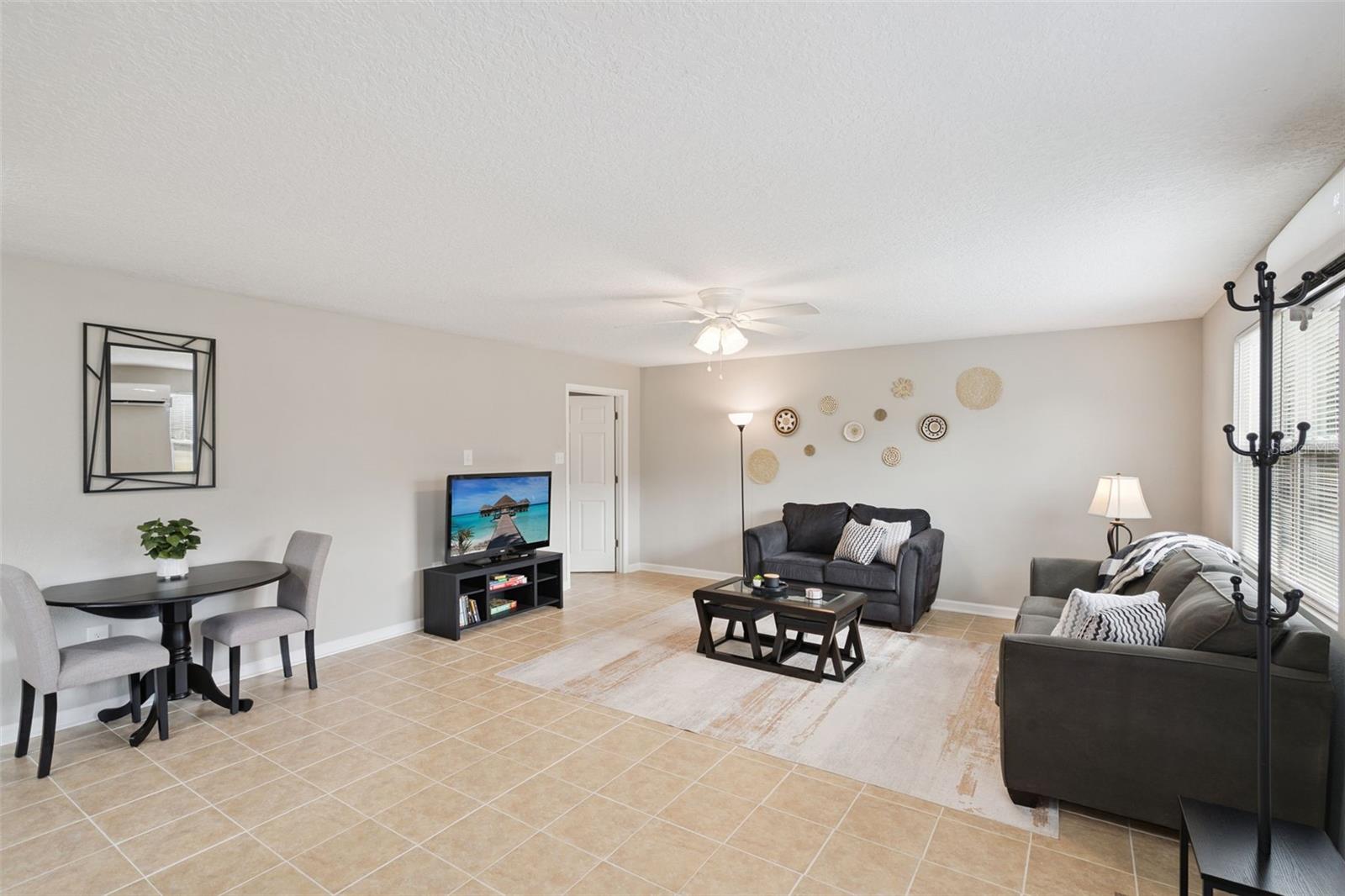 Image 19 of 39 For 5670 Cr 577  