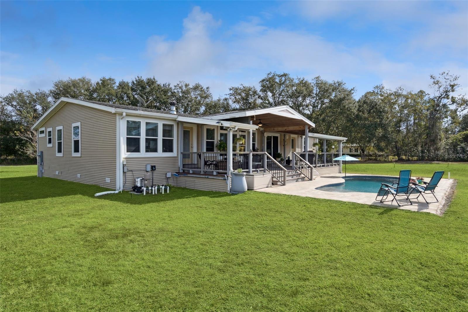 Image 28 of 39 For 5670 Cr 577  