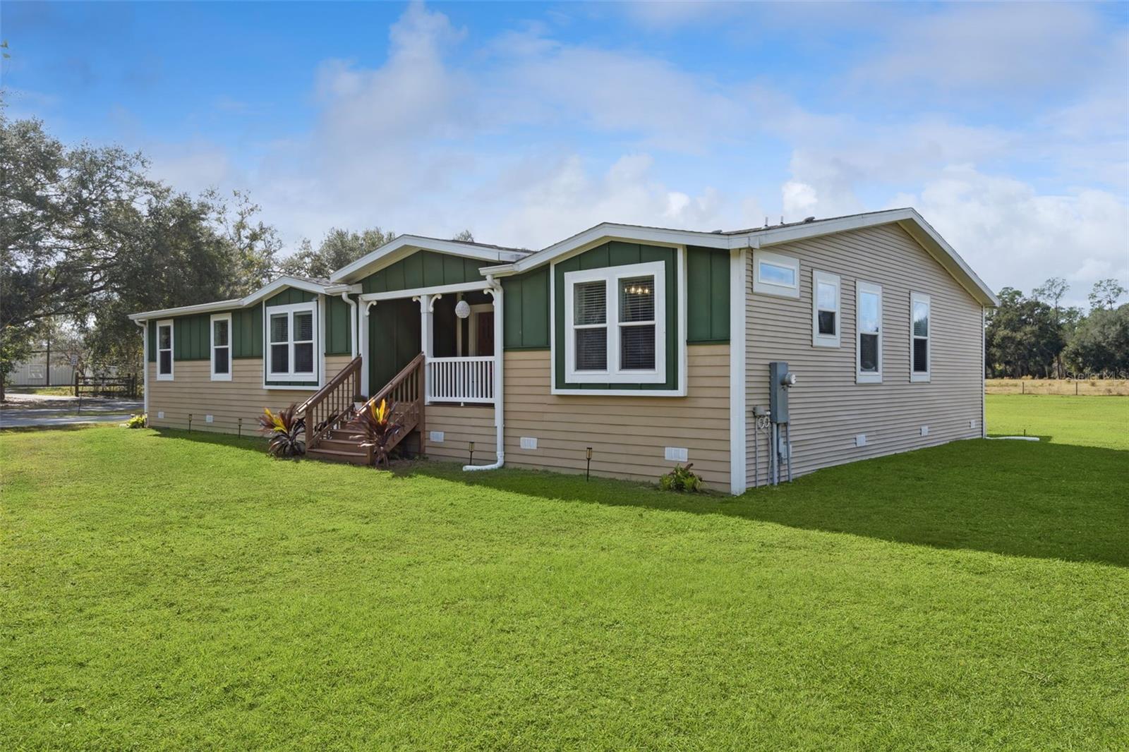 Image 29 of 39 For 5670 Cr 577  