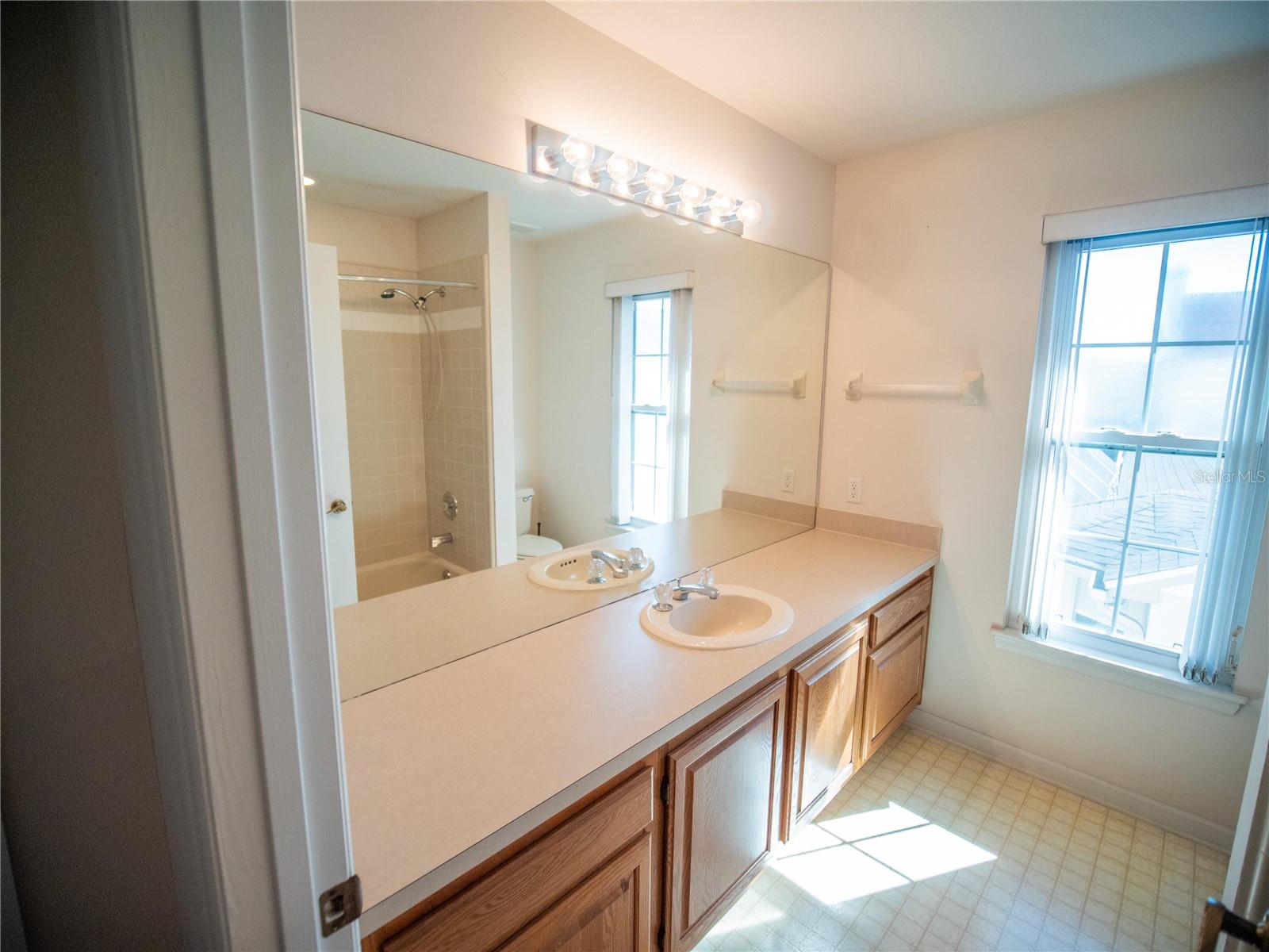 Image 24 of 30 For 3561 Ventura Club Circle