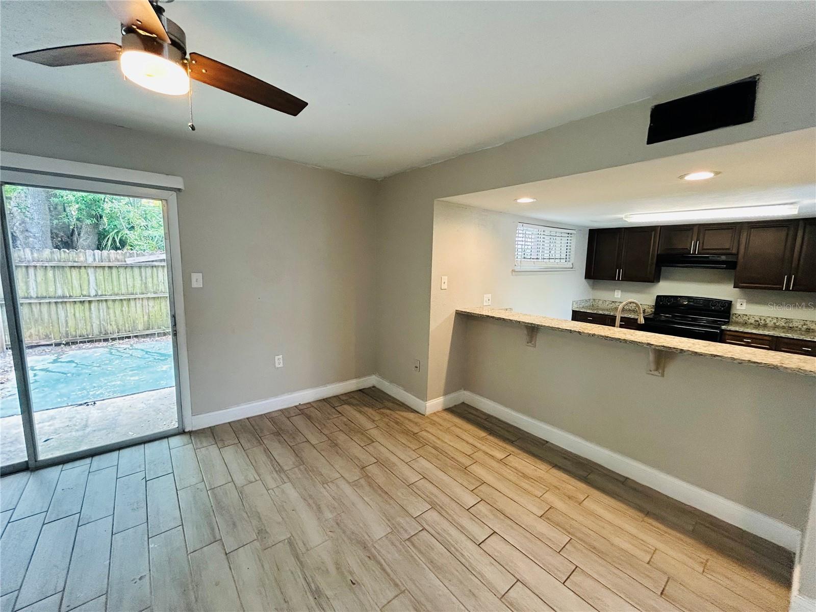 Image 3 of 14 For 3922 Crayrich Circle C-4