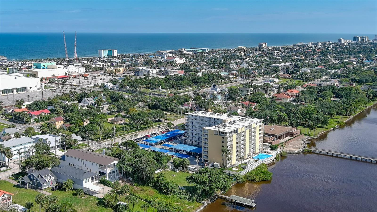 Image 4 of 64 For 145 Halifax Avenue 705