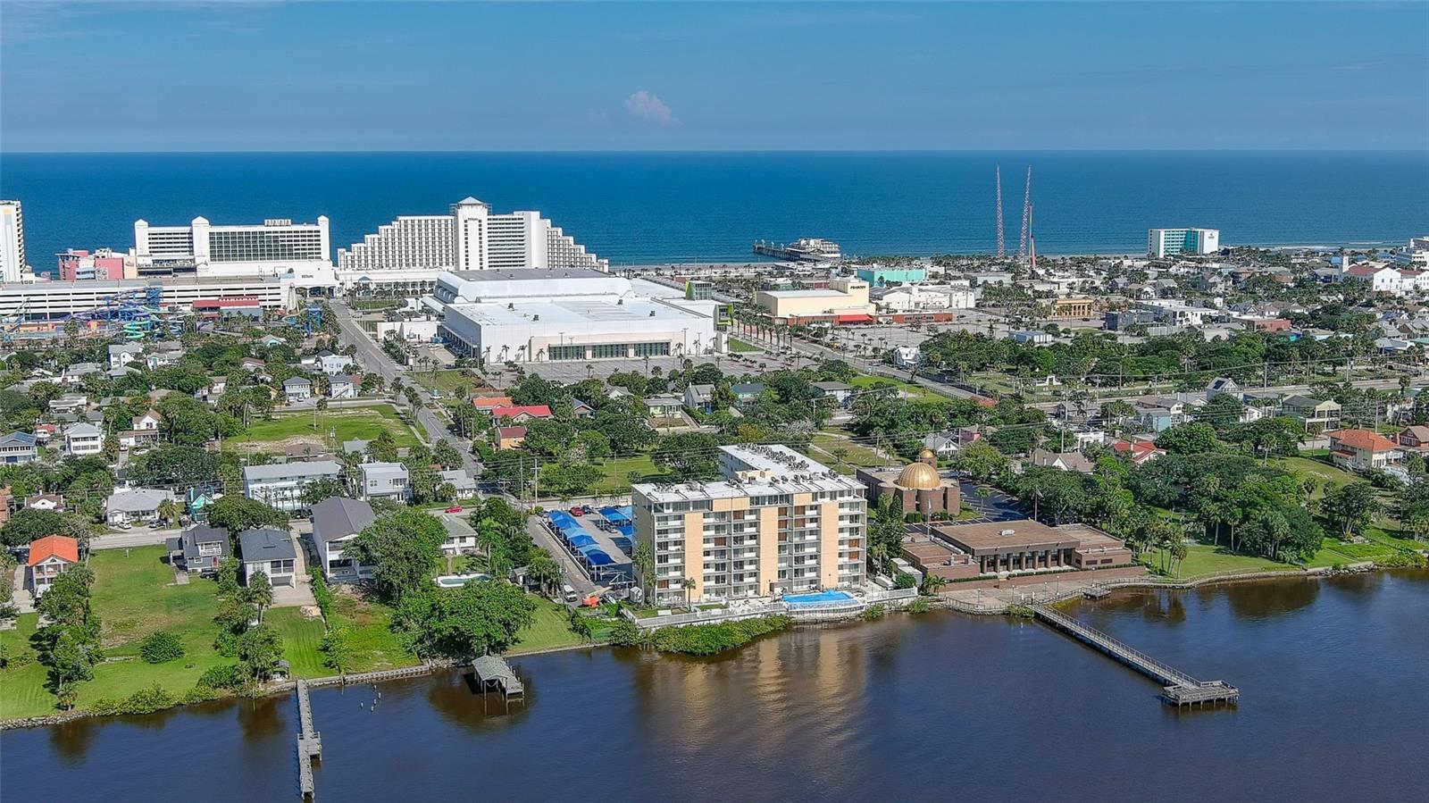 Image 51 of 64 For 145 Halifax Avenue 705