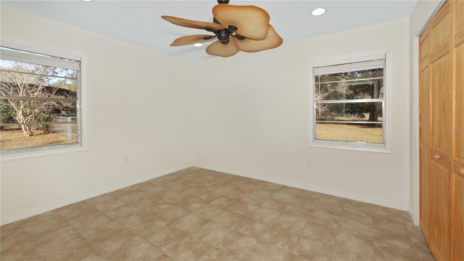 Image 25 of 38 For 7129 Oakwind Drive