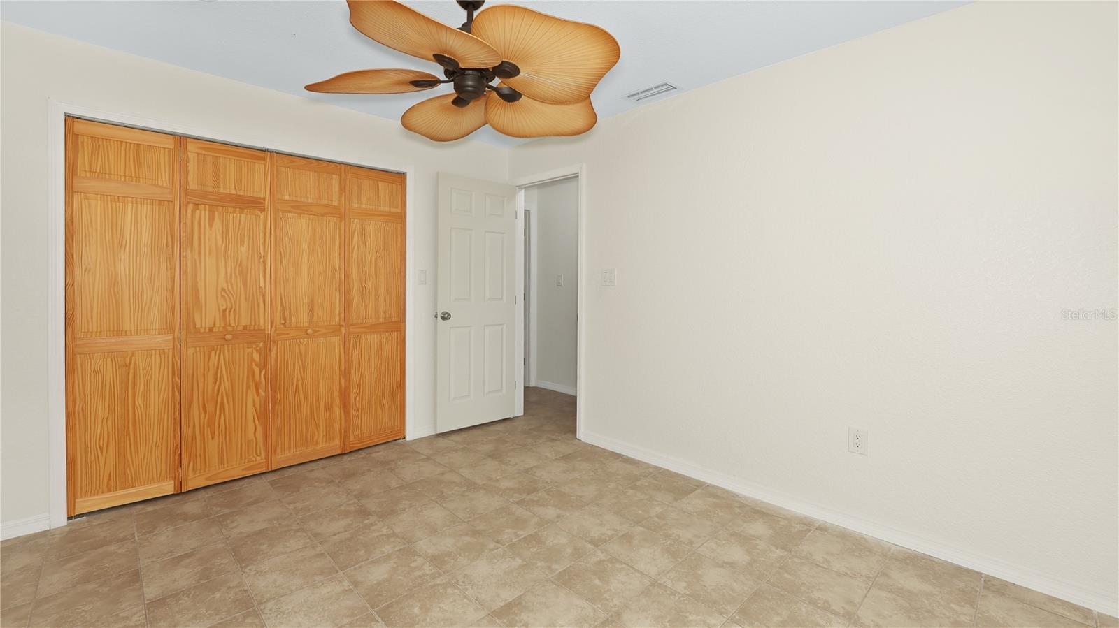 Image 26 of 38 For 7129 Oakwind Drive