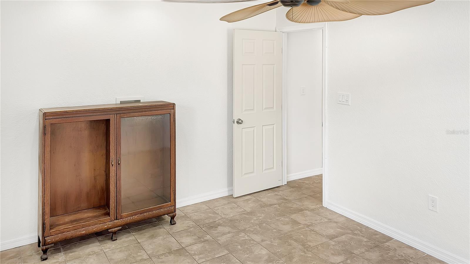 Image 28 of 38 For 7129 Oakwind Drive