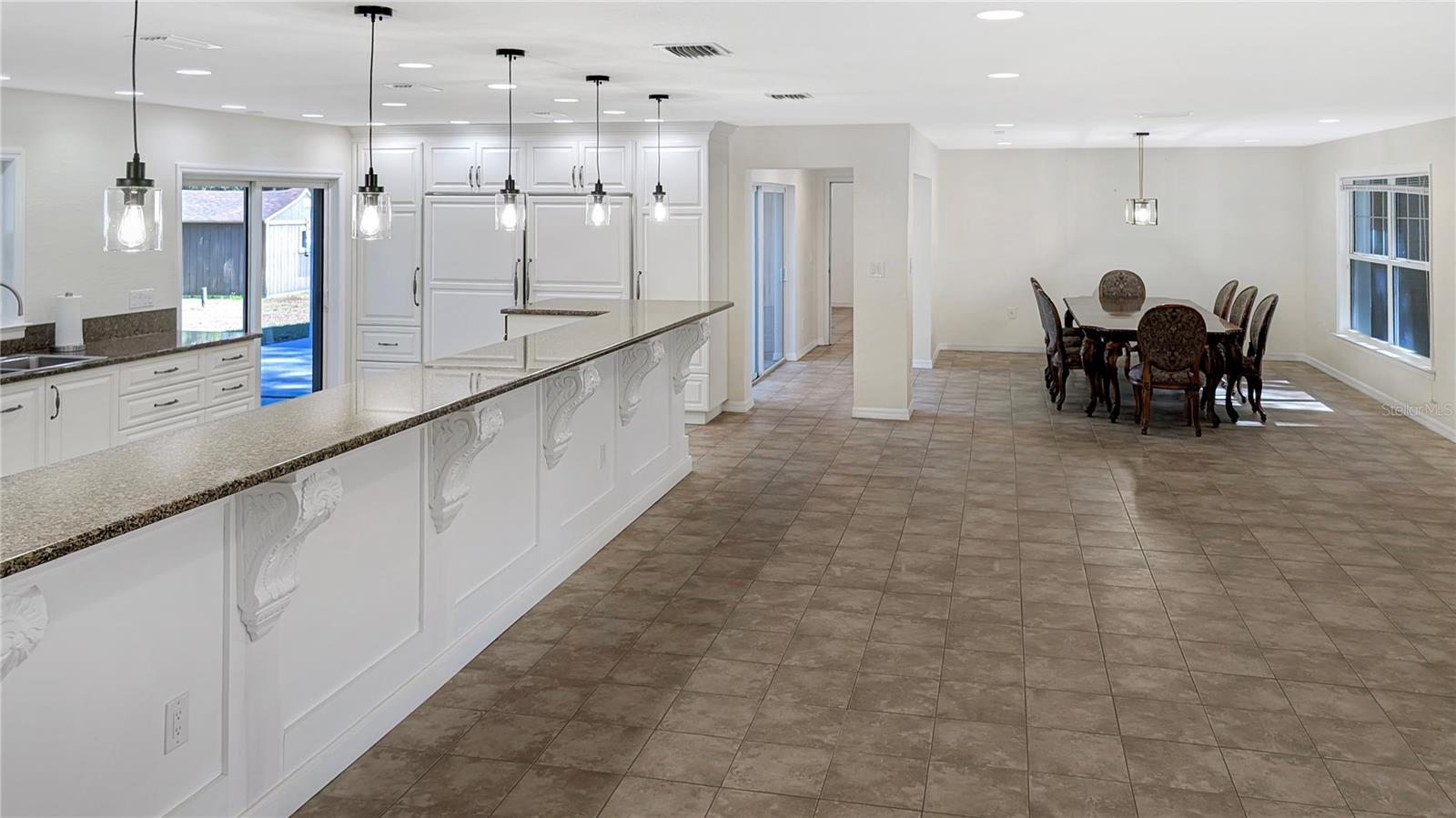 Image 7 of 38 For 7129 Oakwind Drive