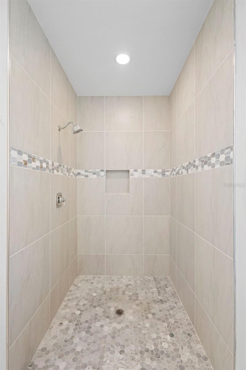 Image 28 of 56 For 3905 Craig Avenue